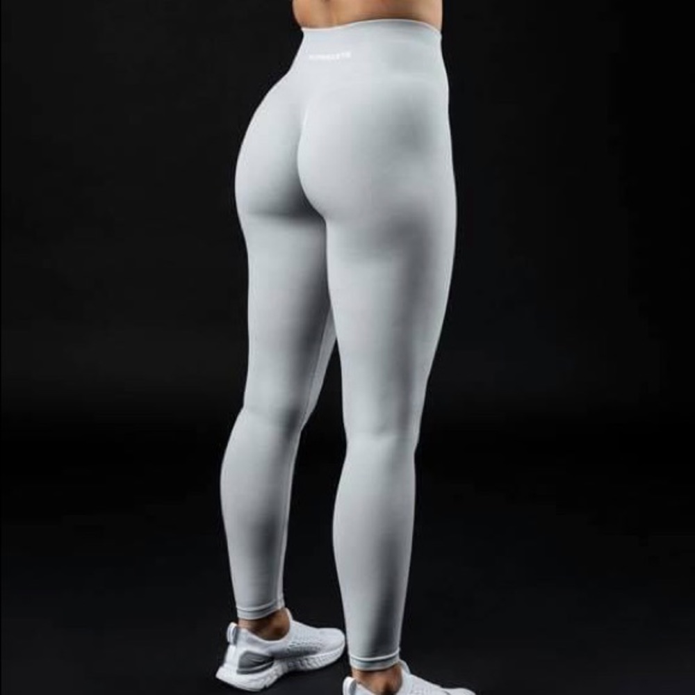Alphalete Amplify leggings - Silver Sky (Medium)